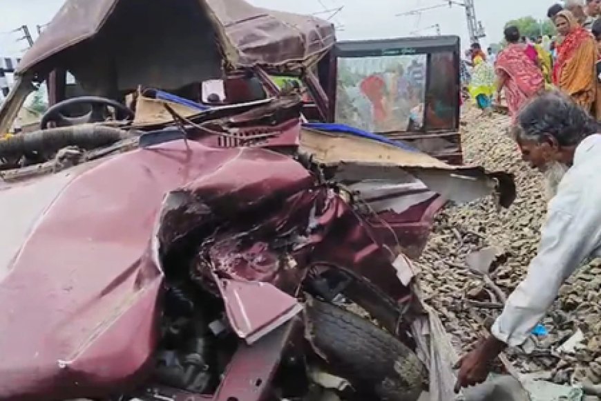 Bengal school bus-train crash: Drunk gateman ignored closing rail gate, arrested