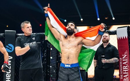 J&K CM Abdullah congratulates MMA fighter Owais Yaqoob for BRAVE CF 107 win in Bulgaria
