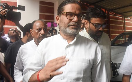 Prashant Kishor strengthens lead in Bankipur bypoll