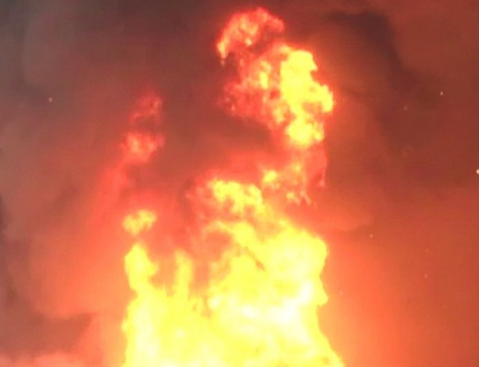 Bihar: Fire breaks out in passenger train at Simri Bakhtiyarpur station, no casualties reported