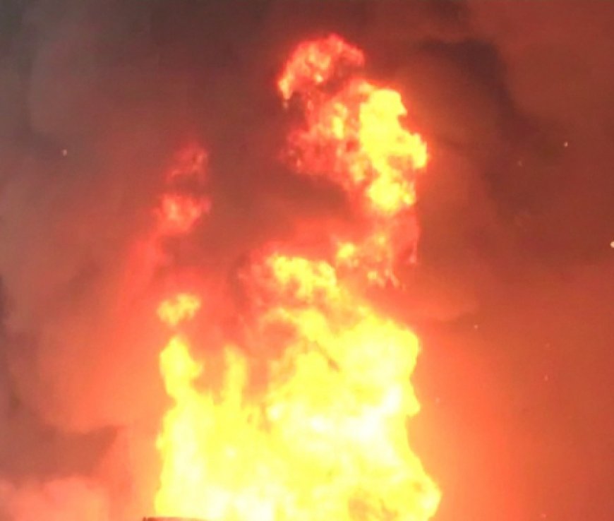 Bihar: Fire breaks out in passenger train at Simri Bakhtiyarpur station, no casualties reported
