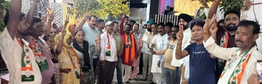 Around Two Dozen Migrant Families Quit BJP, Join Congress in Phagwara