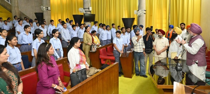 Punjab Vidhan Sabha Speaker Kultar Singh Sandhwan Interacts With School Students; Urges Them To Understand Politics And Set Clear Life Goals