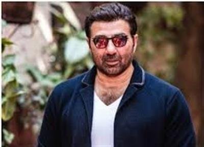 Sunny Deol turns 64: Here's how Dharmendra, Bobby wished the action star