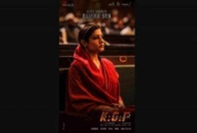  Raveena Tandon turns 46, shares her look in KGF 2 on birthday