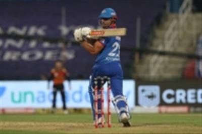 Delhi beat Hyderabad, to face Mumbai in their maiden IPL final  