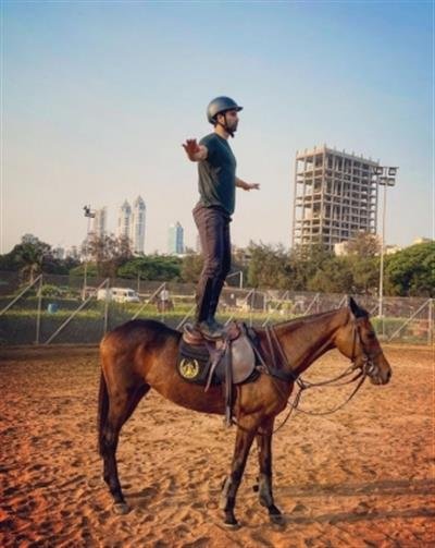 Vicky Kaushal stands on horseback, gets trolled