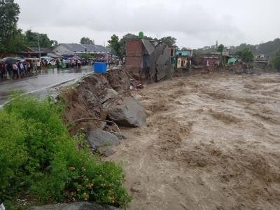 Heavy rain lashes Dharamsala, causes flash flood-like situation
