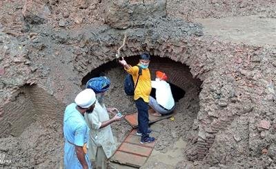 Archaeological Department visited the Jora Ghar in Golden Temple and excavated the parking lot