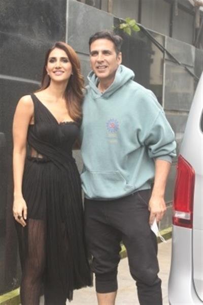 Akshay Kumar, Vaani Kapoor leave for Delhi for 'Bell Bottom' trailer launch