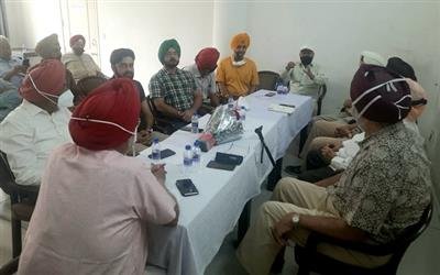 Former IAS and other retired Officers Condemn police lathicharge on peaceful farmers by Haryana police