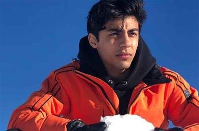 Shocker: Witness claims NCB sought bribe from SRK to release Aryan