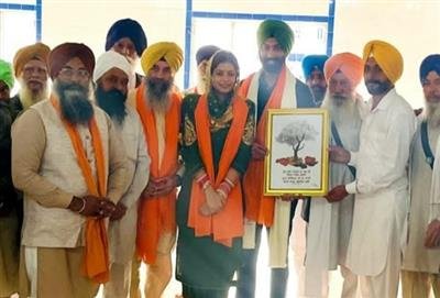 Jugraj Singh Sidhu, newly appointed Civil Judge-cum-Judicial Magistrate of Peermohammad village accorded special honor