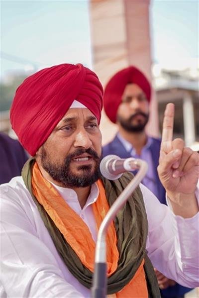 Punjab CM Channi declares war against cable mafia,fixes Rs.100 monthly charges for cable tv connections