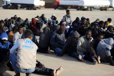 US-bound migrant caravan dwindles, moves through Mexico's Gulf Coast