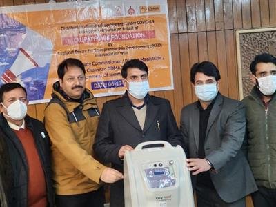 Dr Lal Path Labs and RCED distribute medical equipments to DDMA, Srinagar