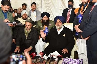 Sukhbir S Badal demands FIR be registered against Chattopadhyay for taking orders from criminals