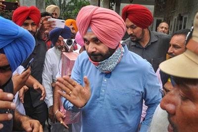 Navjot Sidhu and Bikram Majithia lost election from Amritsar East