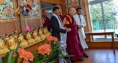 The Dalai Lama grants special audience to senior local officials
