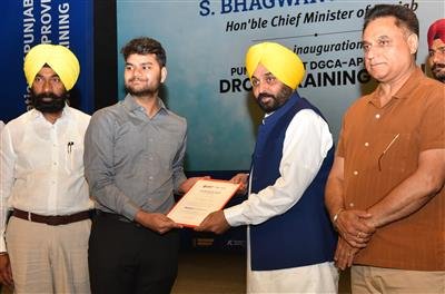 Punjab CM bats for developing indigenous anti-drone technology for checking the supply of drugs and weapons from across the border