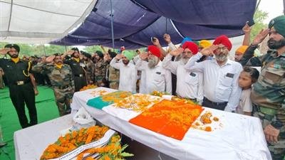Funeral of Shaheed Kuldeep Singh conducted with official honors
