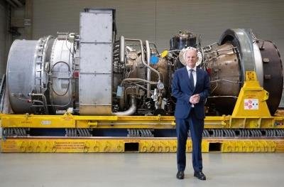 Scholz visits Nord Stream 1 turbine ahead of transport to Russia