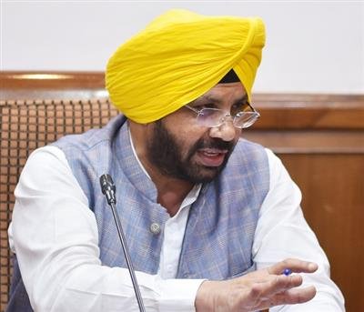 Assistant JE attacked in Ferozepur, Power Minister dials his number to enquire about his well being