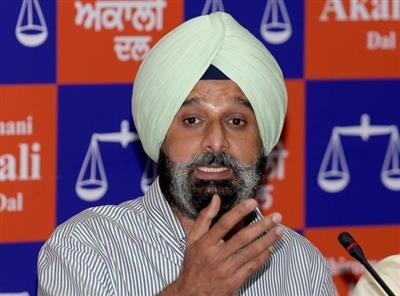 Majithia demands to hold independent probe into corruption charges against PCA president Gulzar Inder Singh