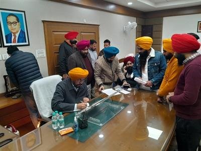 Kuldeep Singh Dhaliwal heard more than 120 complaints of people during 'Janata Darbar'