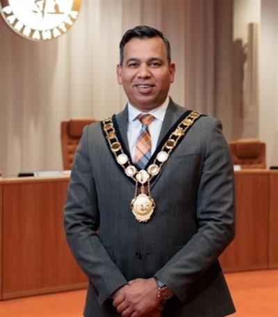 Aus city's newly-elected Indian-origin Mayor to meet PM Modi: Report