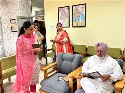 Chetan Singh Jauramajra Conducts Surprise Check at Horticulture dept Head Office