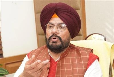 Dhaliwal's efforts pay off, Canada stays deporting Punjabi student Lovepreet