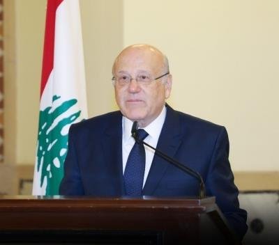 Lebanese PM calls on Palestinian leaders to help restore security in Lebanon's refugee camp
