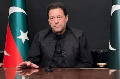 Imran Khan’s concerns on lack of privacy in Attock jail spark uproar