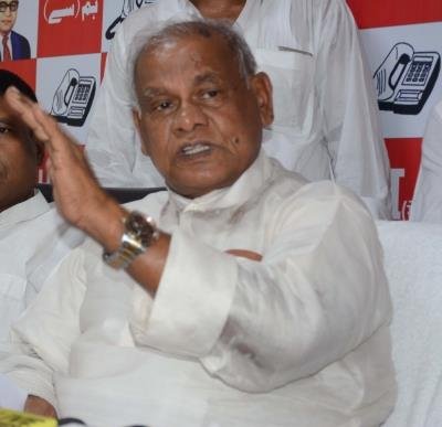 'Vote for those who will lift liquor ban in Bihar', Manjhi appeals to people