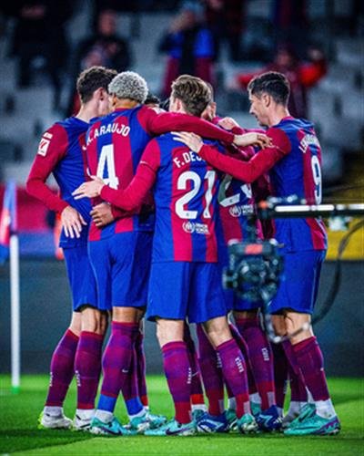 Late penalty saves Barca, Valverde celebrates 500th game in La Liga