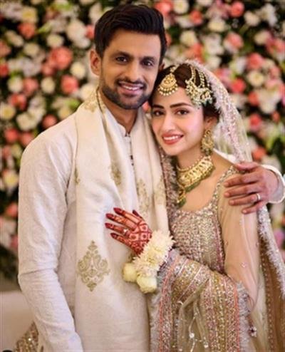 Who is Sana Javed, with whom Pakistani cricketer Shoaib Malik tied the knot
