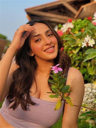 Akansha Ranjan Kapoor resumes ‘MaayaOne’ shoot in Hyderabad