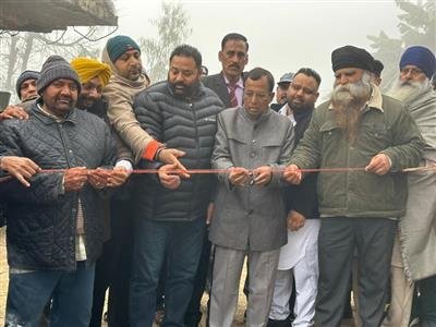 Union Mos laid foundation stone of under bridge at Phagwara