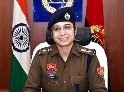 Police acts tough against traffic rules violators. 3774 vehicles challaned .Rs 27.97 lakh fine imposed in January