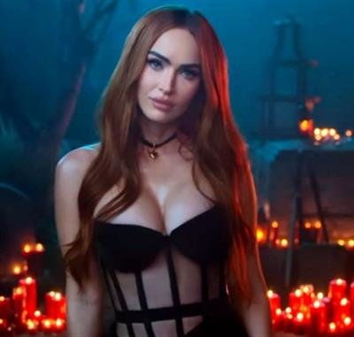 Megan Fox criticised after comparing herself to 'sex doll' - Punjab News  Express