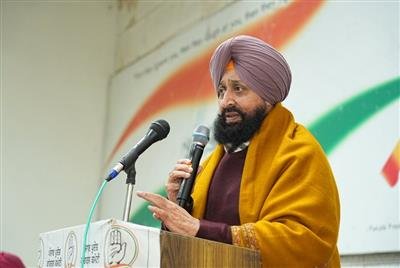 Bajwa slams Haryana government for firing tear gas and rubber bullet at Punjabi farmers 