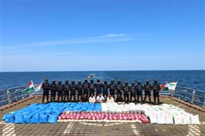 Navy seizes 3,300 kg drugs from dhow in major operation