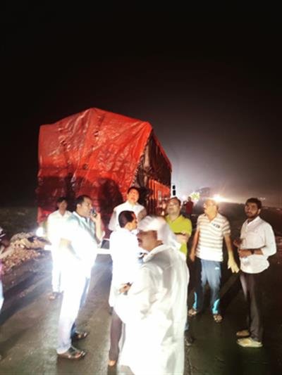 Close shave for Maha Congress chief as truck hits car; Nana Patole smells a plot