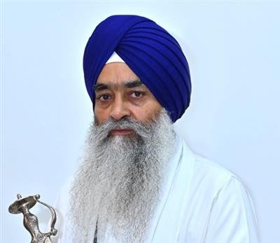 Akal Takht Jathedar strongly condemned the police registering a case against an Amritdhari Sikh in Italy