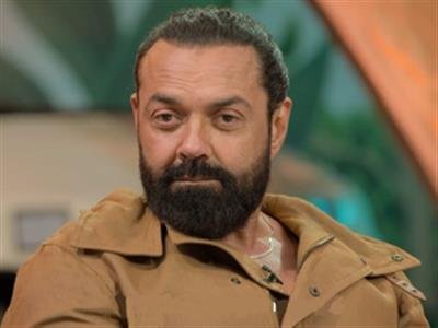 Bobby Deol opens up on his 'papa' Dharmendra: Nobody is as romantic