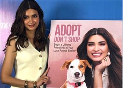 Diana Penty professes pet love, says 'my dog Victoria is my happy place'