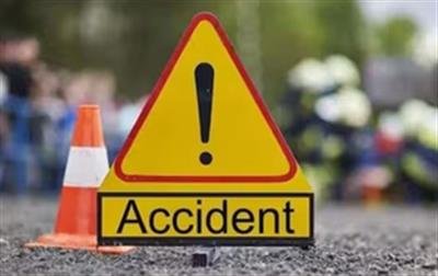 One killed as bus hits truck in Andhra Pradesh