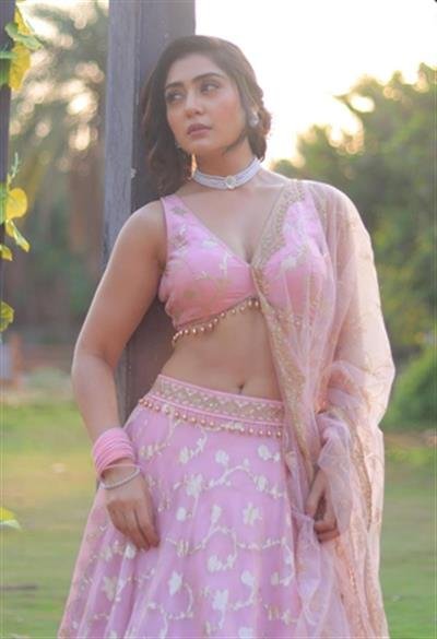 Anjali Tatrari turns from boss lady to loudmouth for her duplicate role in 'Vanshaj'
