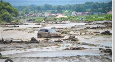 Five dead in landslides, flash floods in Philippines